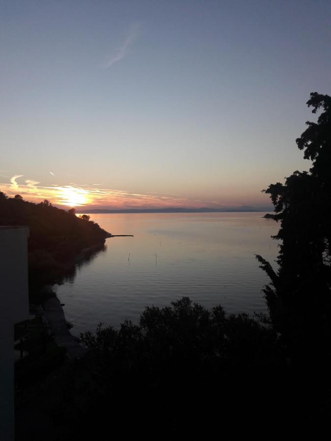 Apartment Riko - Accomodation "With" The Adriatic Sea Kampor Esterno foto